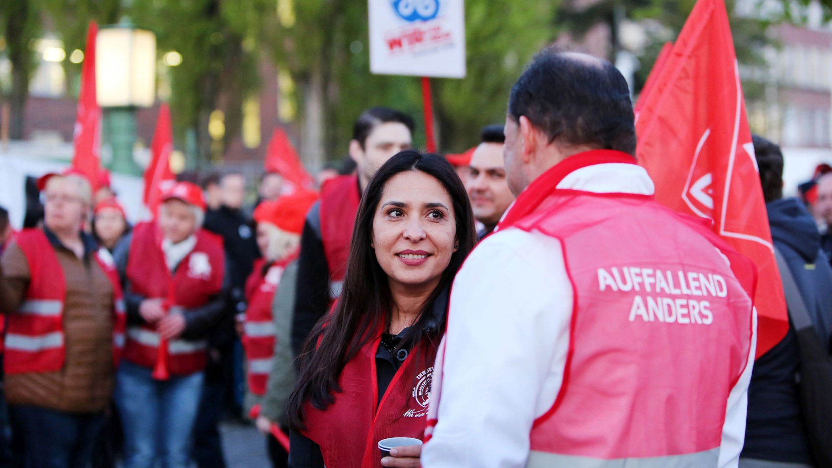 Frau auf einem Streik