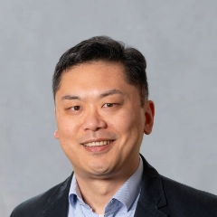 Sok-Yong Lee